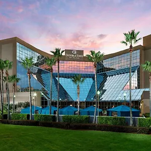 Doubletree By Hilton Airport Hotel